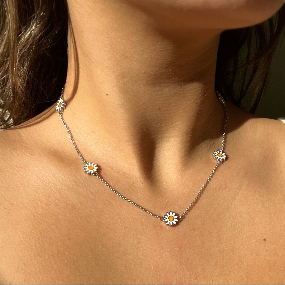 flower necklace
